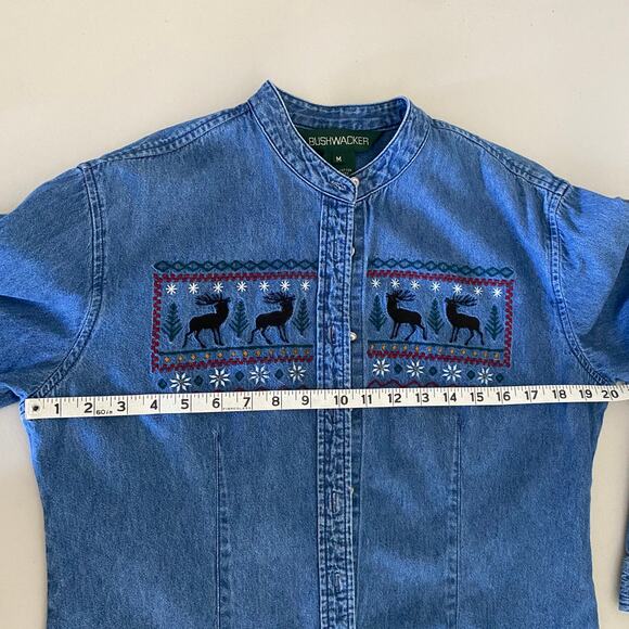 Vintage Bushwacker Denim Holiday Xmas Reindeer Embroidered Jean Shirt Top Medium - Picture 7 of 7